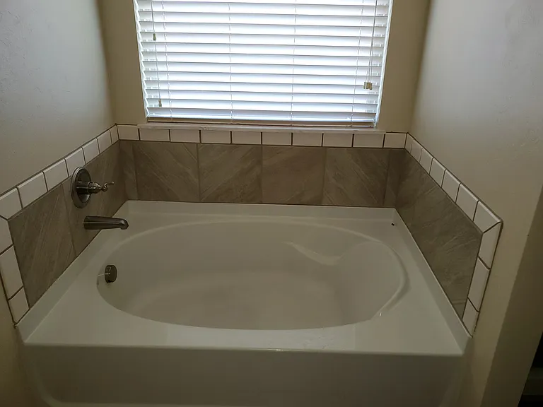 19109 Blanco Dr — Photo 11