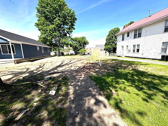3rd image of 622 Huddleston Ave