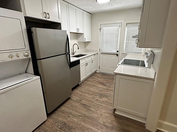4th image of 256 Bellvue Dr SE
