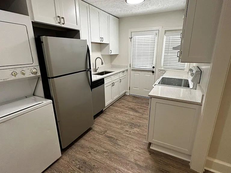 256 Bellvue Dr SE — Photo 4