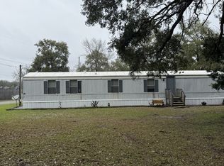30 Aaron Strickland Rd, Crawfordville, FL 32327