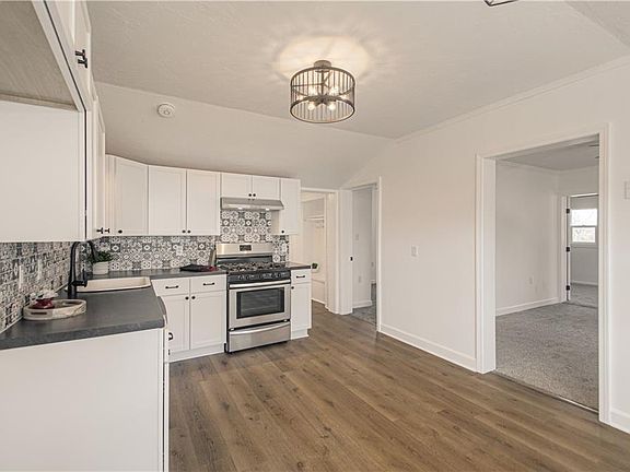 5th image of 765 Olive St