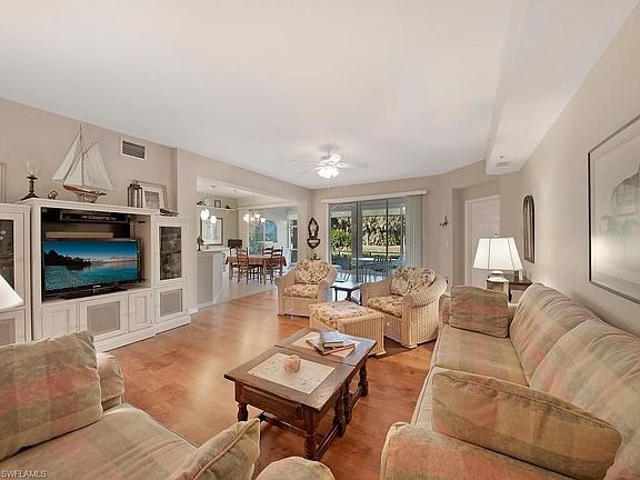4th image of 2095 Aberdeen Ln Unit 102