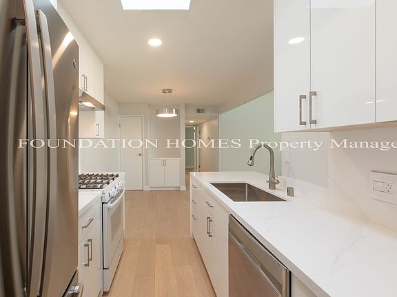 2nd image of 306 Larkspur Plaza Dr