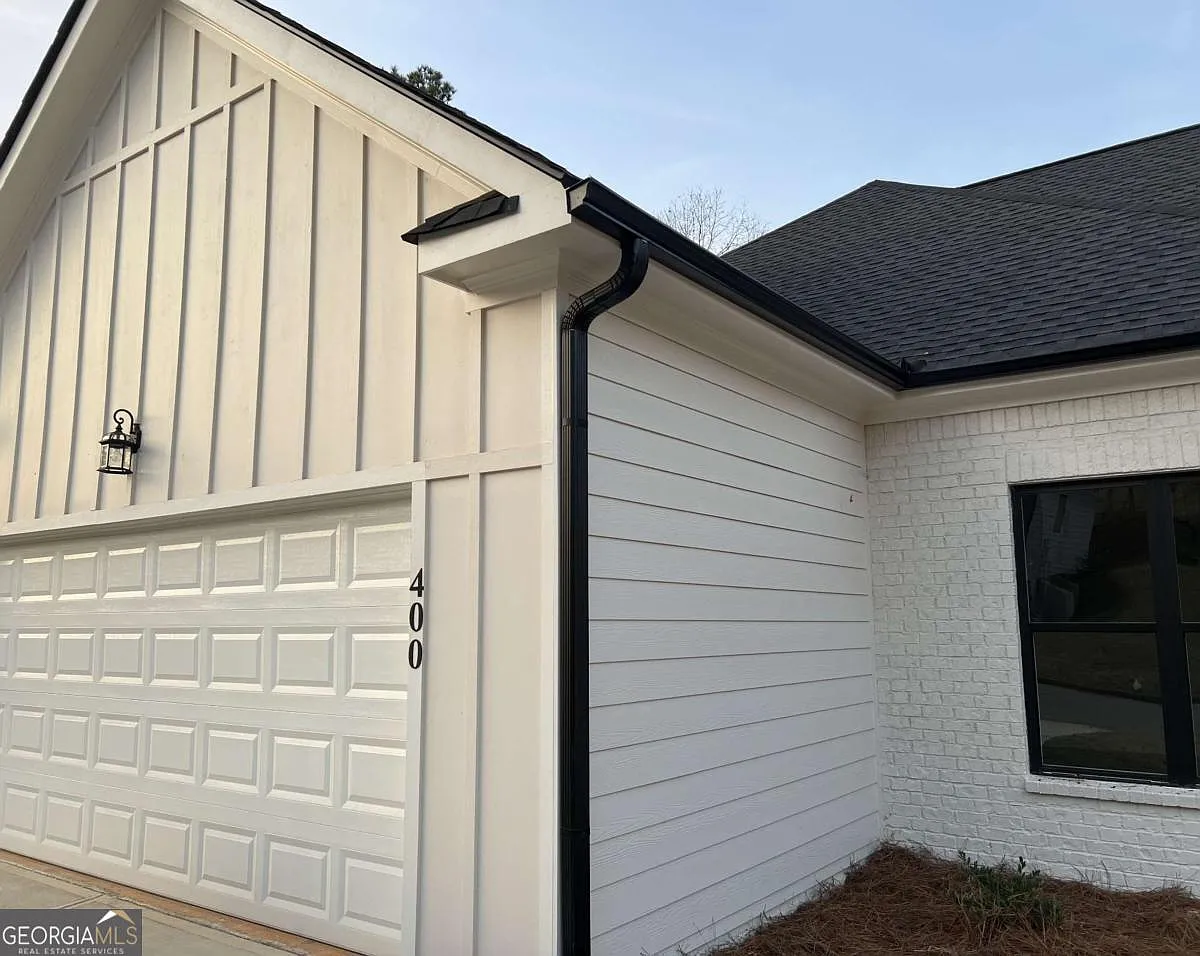 3 bed, 2.0 bath, 1932 sqft, $3,600 — Photo 4
