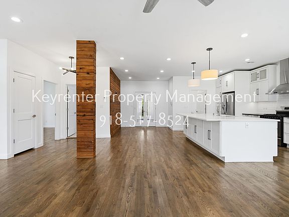 4th image of 2323 E 13th St