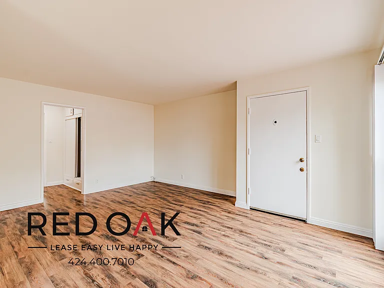 712 N Ardmore Ave #4 — Photo 5