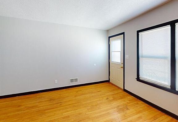 5th image of 411 N 12th St