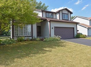 17374 W Hickory Ln, Grayslake, IL 60030