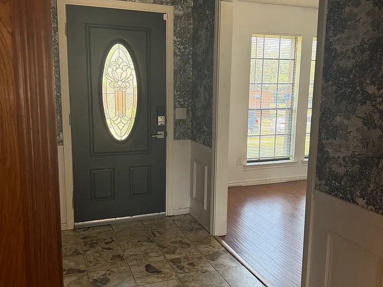 1709 Hatherly Dr — Photo 3