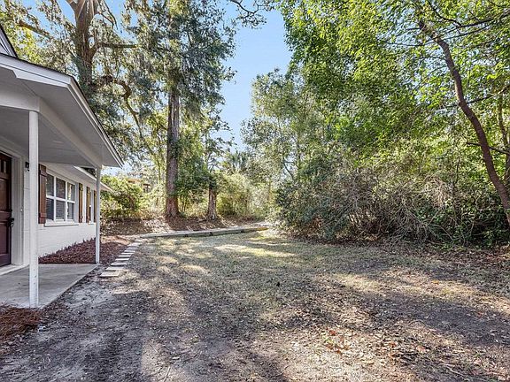 2nd image of 1111 Idlewild Dr
