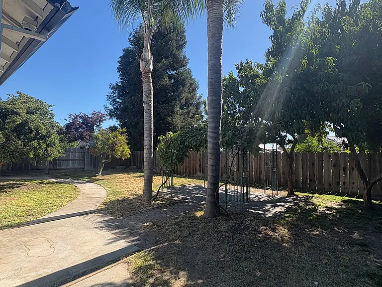 2534 Sunrise Ave — Photo 18