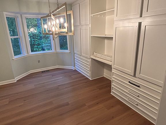 4th image of 8516 Clivedon Dr