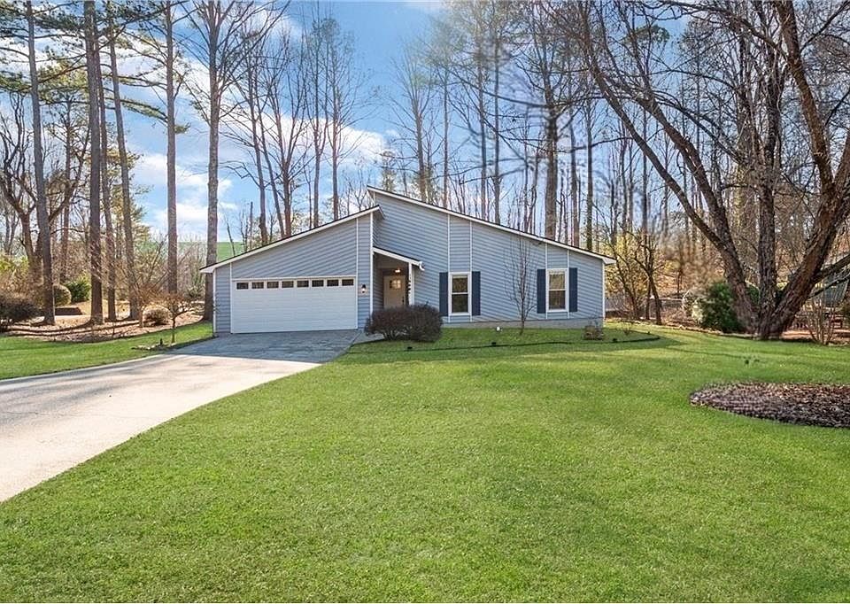 1st image of 1530 Forest Trce NE