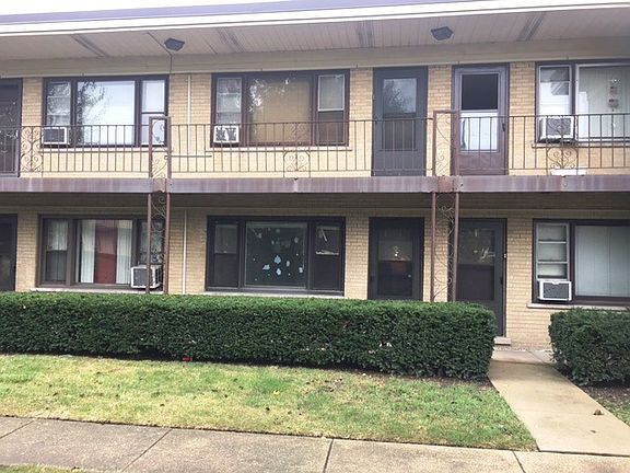 2nd image of 18 King Arthur Ct APT 8