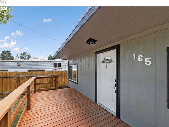 5th image of 165 N 15th St