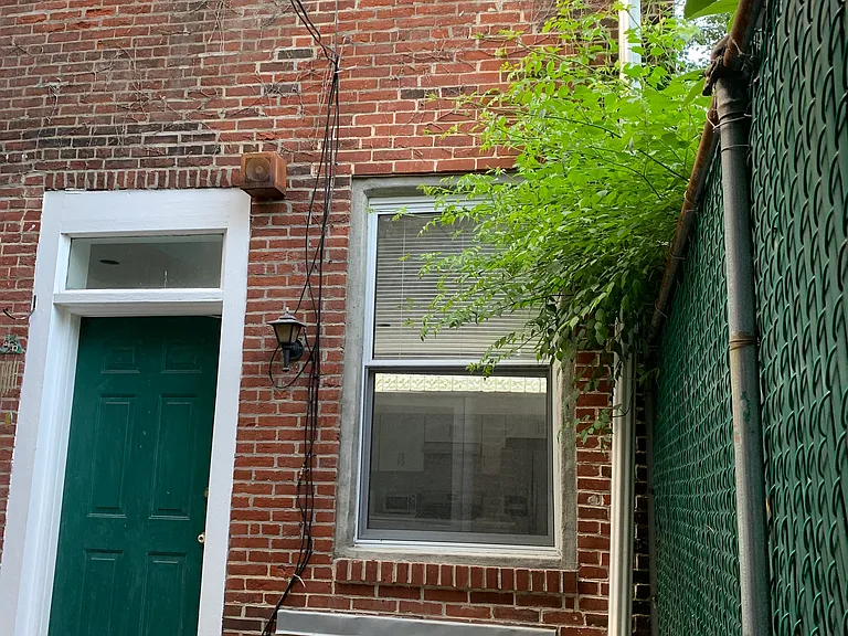 221 Poplar St #C — Photo 14