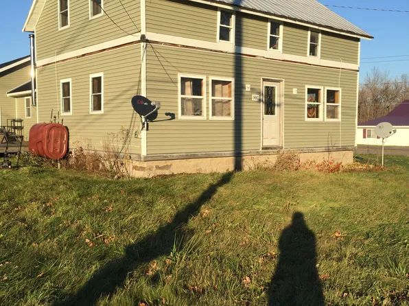 997 Drum St, Fort Covington, NY 12937