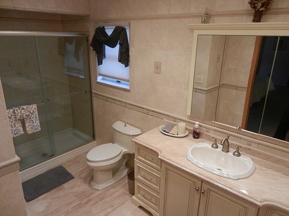 4th image of 16411 89th St