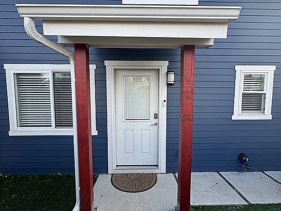 2nd image of 677.5 Galapago St