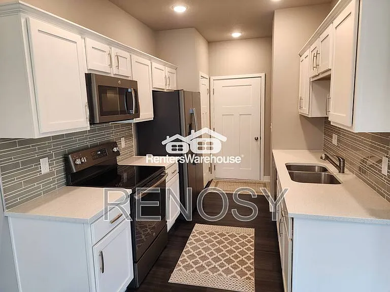 2829 NW Lois Ln — Photo 6