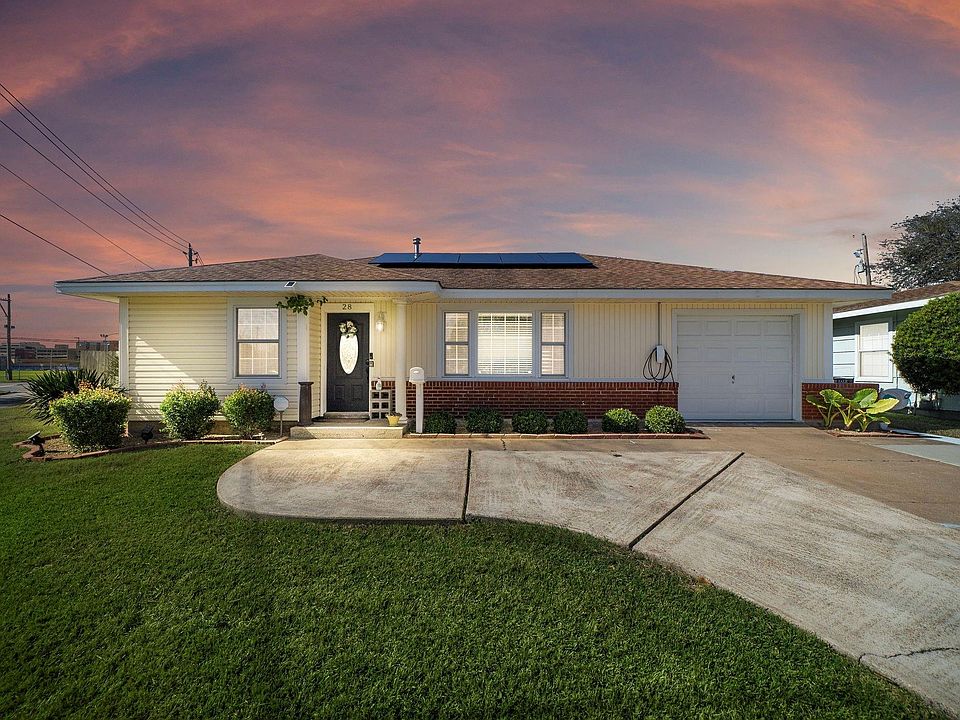 1st image of 28 Manor Way