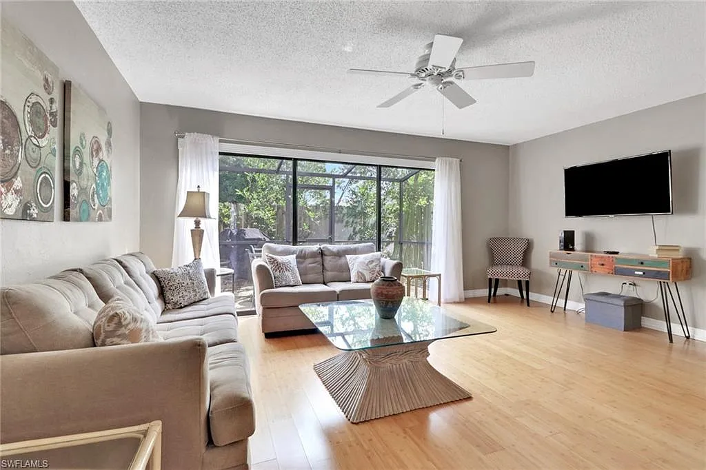 2 bed, 2.5 bath, 1432 sqft, $2,700 — Photo 4
