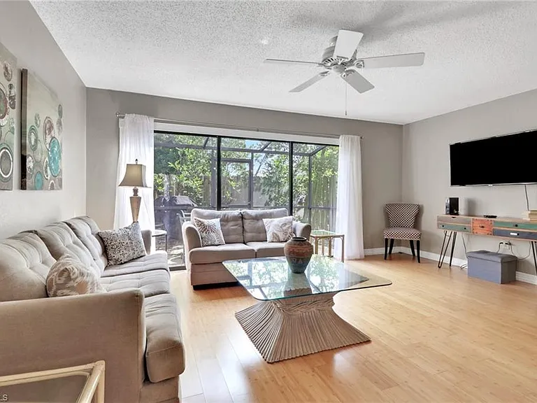 800 Meadowland Dr #H — Photo 4