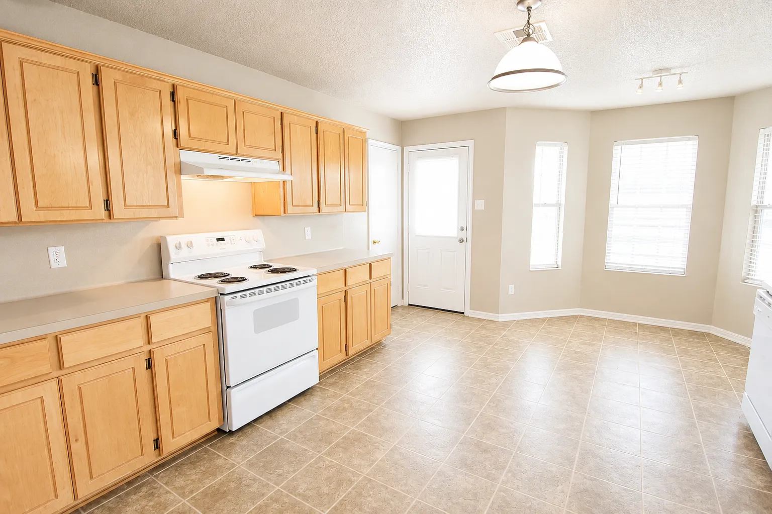 3102 Tom Lockett Dr, Killeen — Photo 3