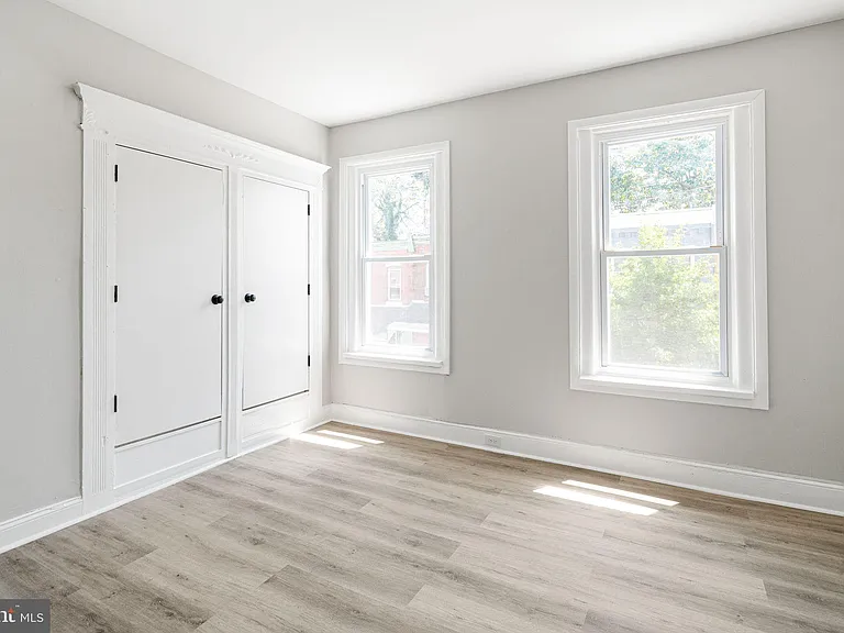 3857 Wyalusing Ave — Photo 11