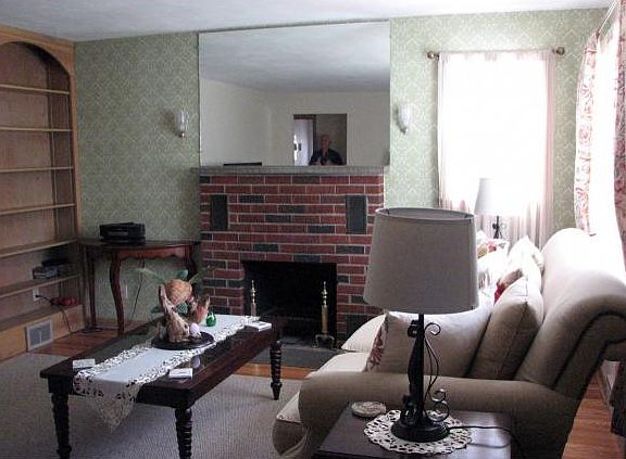 3rd image of 44 Helen St