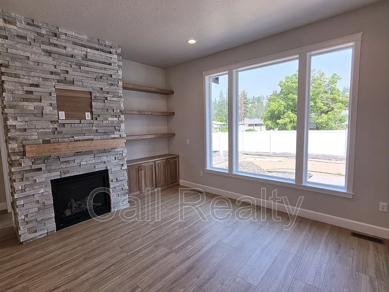 3 bed, 2.0 bath, 1500 sqft, $2,800 — Photo 3