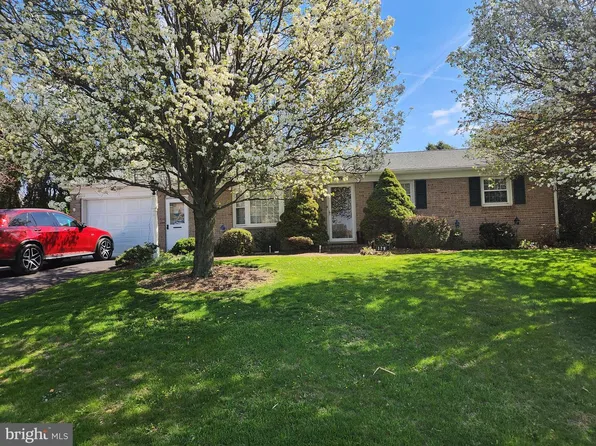 179 Eastbrook Rd, Smoketown, PA 17576