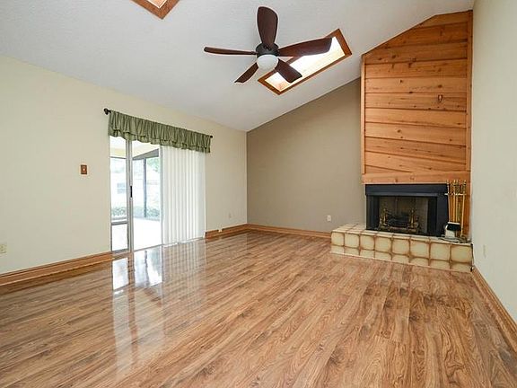 3rd image of 2109 Shirewood Ct