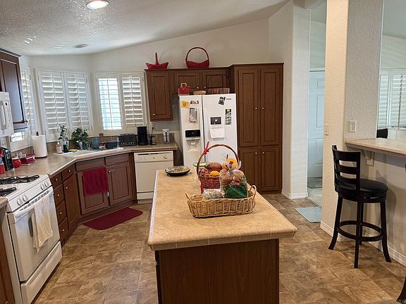 3rd image of 10770 Black Mountain Rd Space 213