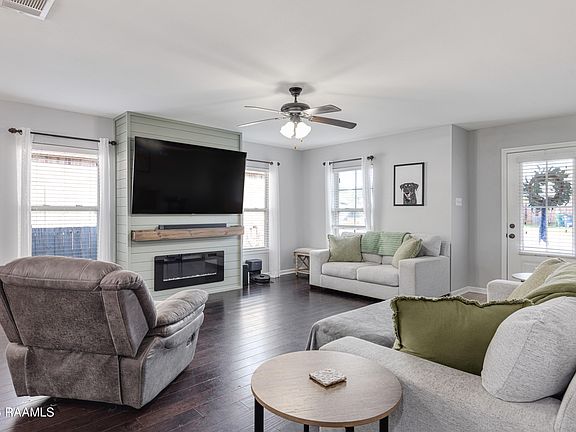 4th image of 206 Rocky Ridge St