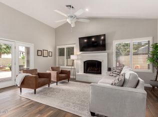 6577 W Abraham Ln, Glendale, AZ 85308