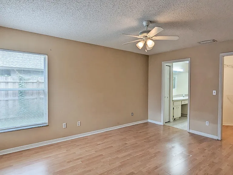 4029 Quail Briar Dr — Photo 12