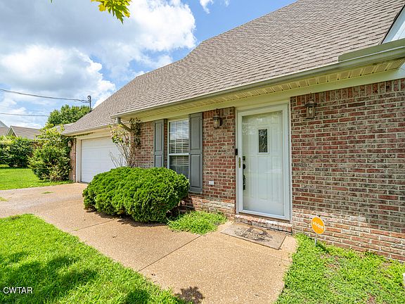 2nd image of 109 Sebastian Dr