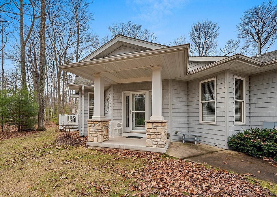 1st image of 8113 E Oak Dr