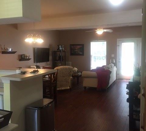 3rd image of 1514 Creek Ct