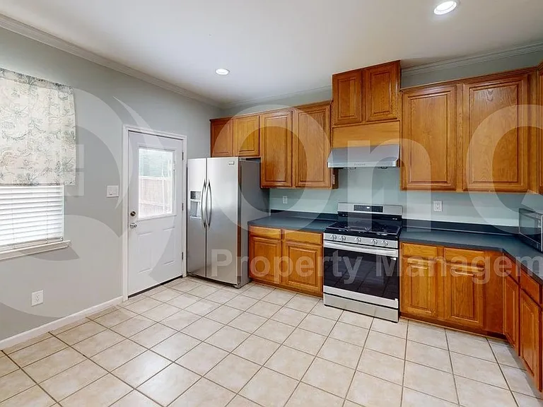 6513 Cartier Ct — Photo 5