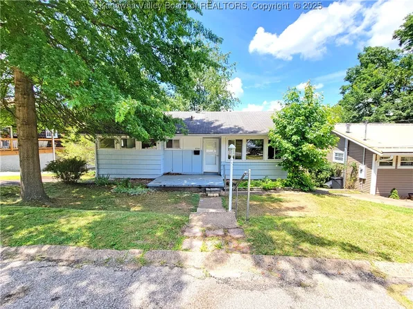 2314 Oakdale Ave, South Charleston, WV 25303
