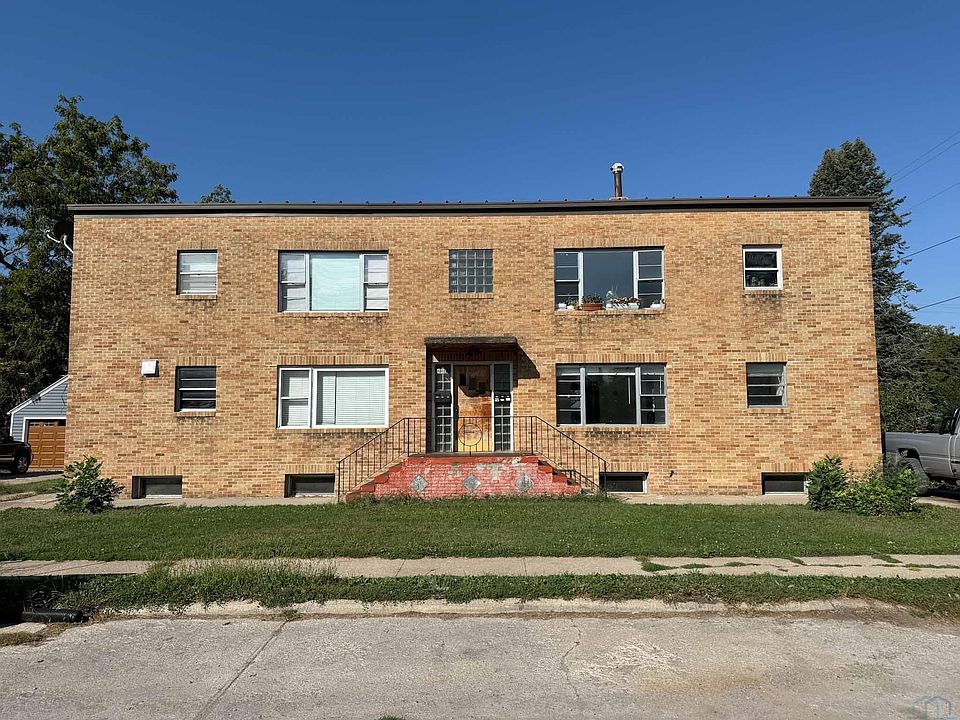 1st image of 416 Michigan St