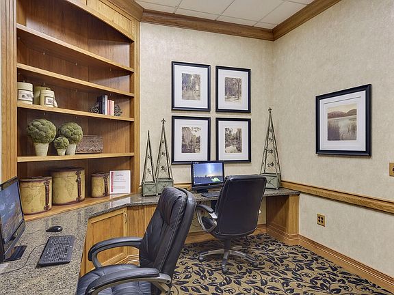 4th image of 500 Grant St E #1811