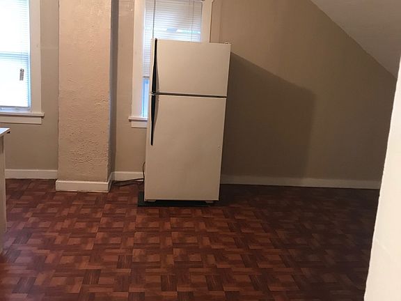 4th image of 2150 W 83rd St #Up