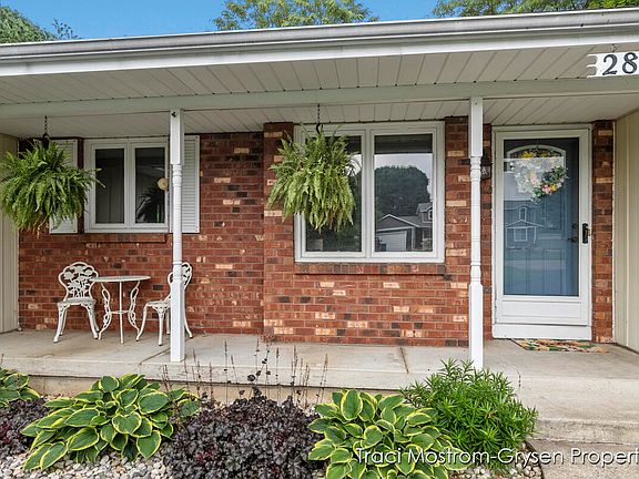 3rd image of 2890 Michael Ct