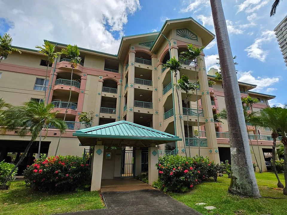 1070 Ala Napunani St #407