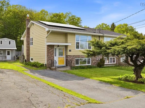 22 Ridgecrest Dr, Dartmouth, NS B2W 2L5