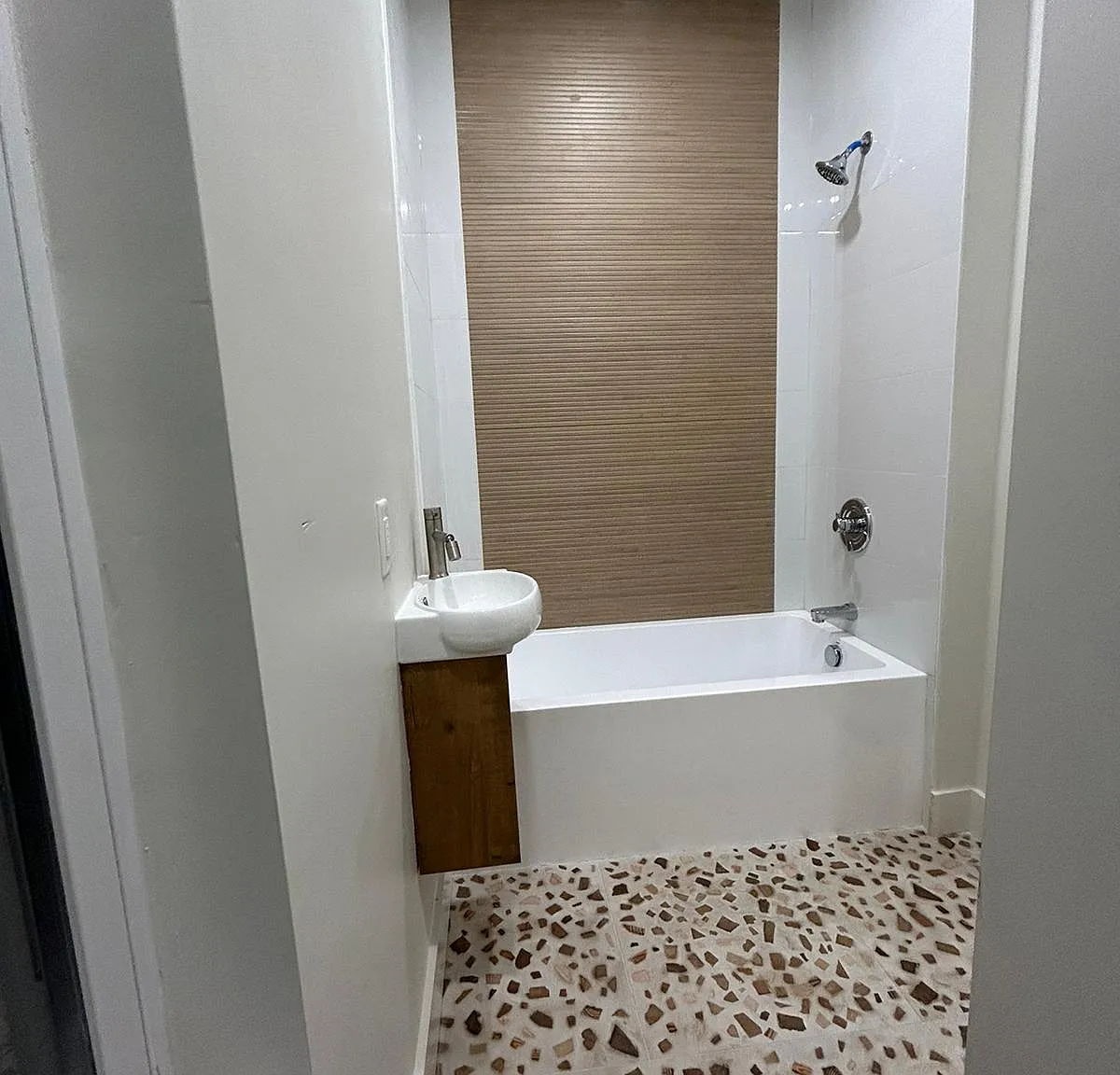 2 bed, $2,350 — Photo 4
